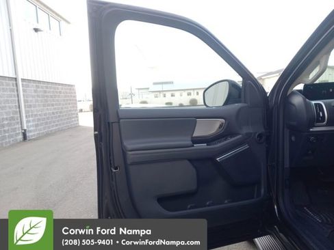 New 2026 Ford Expedition Active image 10