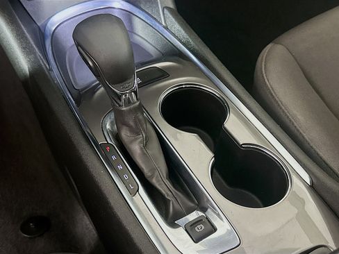 Used 2023 Chevrolet Malibu LT FWD image 23