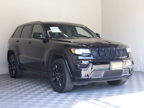 Used 2021 Jeep Grand Cherokee Laredo X AWD/4WD image 7