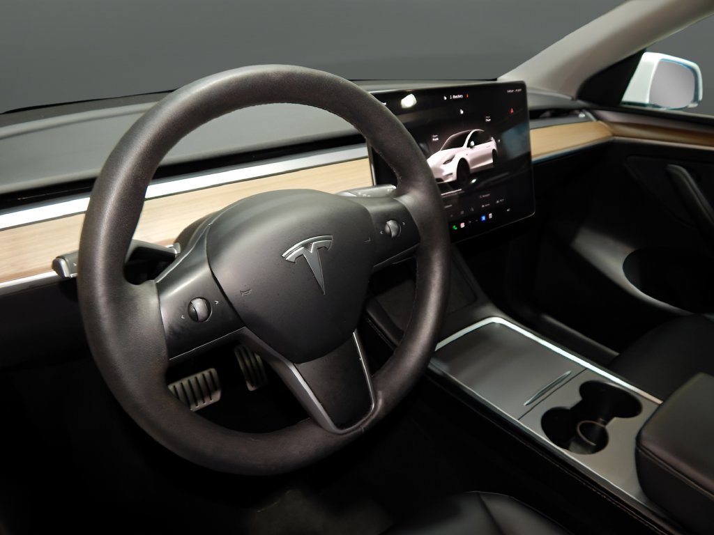 Used 2023 Tesla Model Y Long Range AWD/4WD image 12