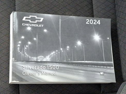Used 2024 Chevrolet Silverado 1500 W/T image 24