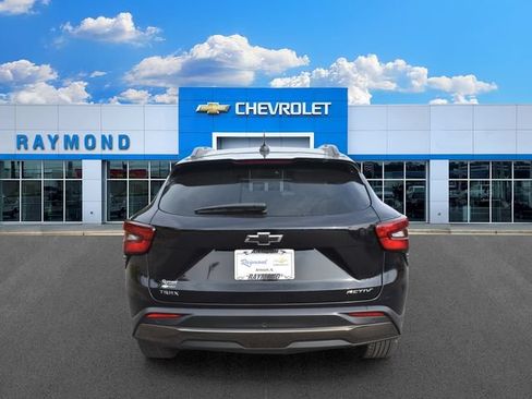 Used 2025 Chevrolet Trax ACTIV w/ Driver Confidence Package FWD image 4