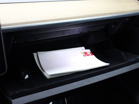 Used 2020 Tesla Model Y Long Range image 25