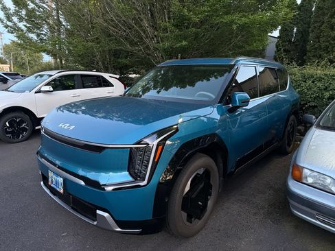 Certified 2024 Kia EV9 Land AWD/4WD image 2