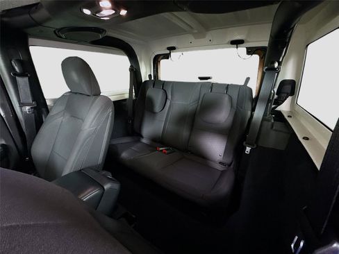 Used 2022 Jeep Wrangler Sport AWD/4WD image 15