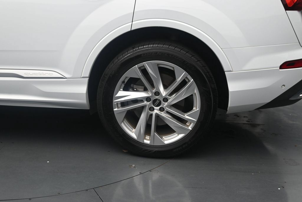 Used 2021 Audi Q7 3.0T Premium Plus w/ Premium Plus Package AWD/4WD image 13