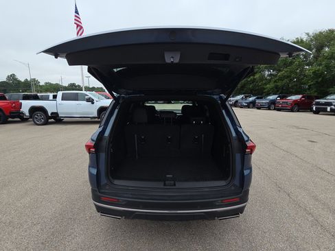 Used 2025 Buick Enclave Preferred FWD image 32