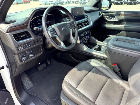 Used 2022 Chevrolet Suburban Z71 w/ Luxury Package image 11