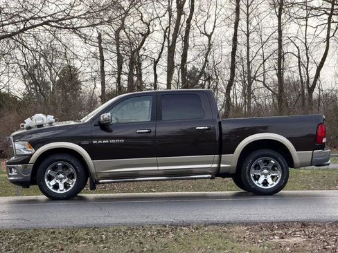 Used 2011 RAM 1500 Laramie image 3