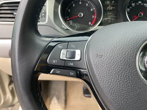 Used 2015 Volkswagen Jetta SE FWD image 16