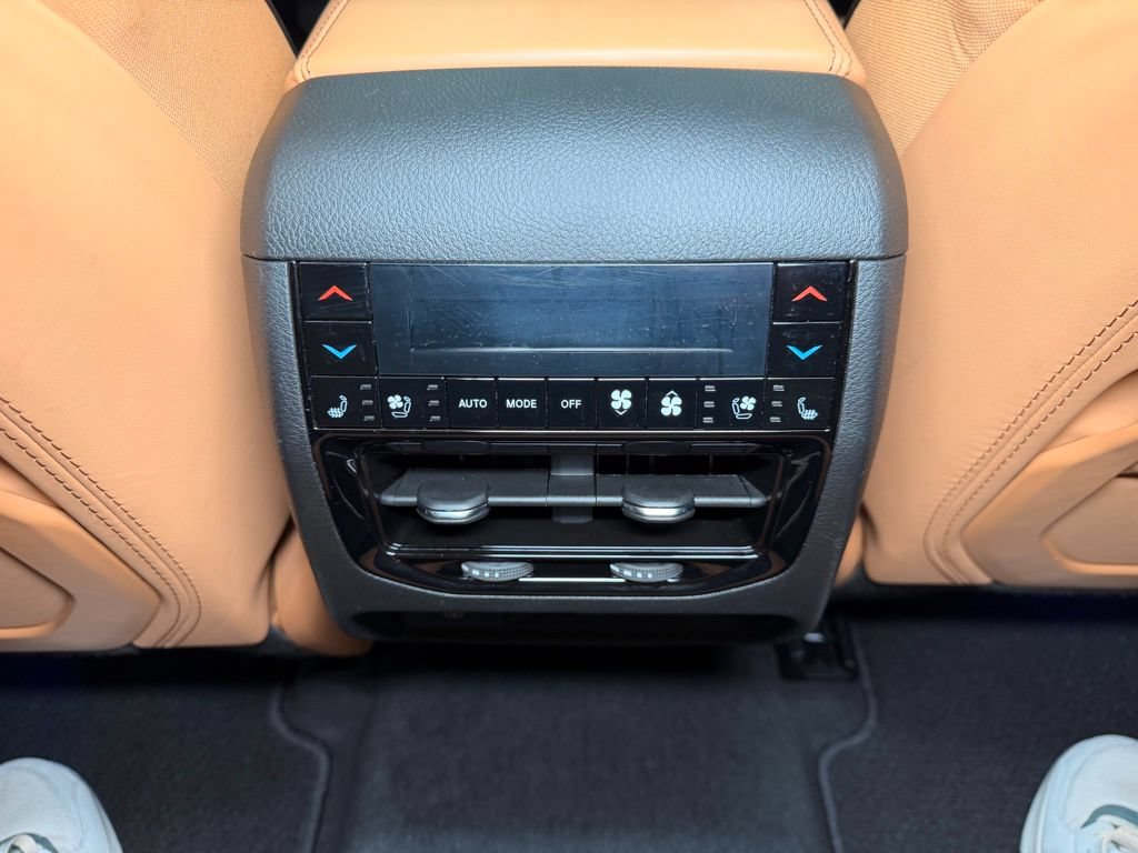 Used 2025 Jeep Grand Cherokee Summit AWD/4WD image 11