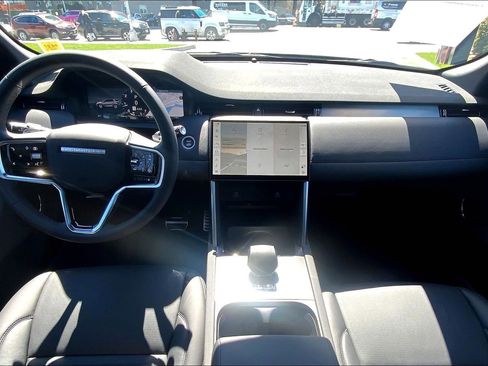 Used 2025 Land Rover Discovery Sport Dynamic SE image 15