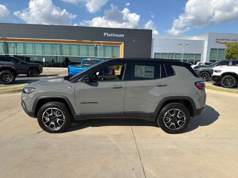 New 2026 Jeep Compass Trailhawk AWD/4WD image 2
