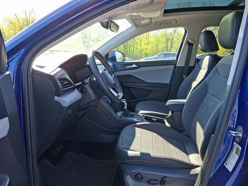 Certified 2022 Volkswagen Taos SE FWD image 13