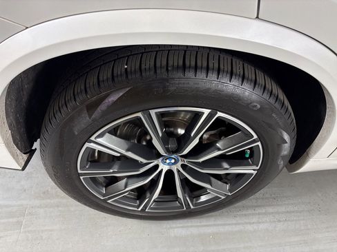 Used 2022 BMW X5 xDrive45e w/ M Sport Package image 10