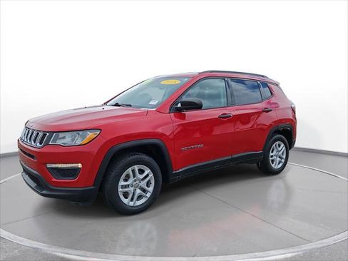 Used 2018 Jeep Compass Sport image 4