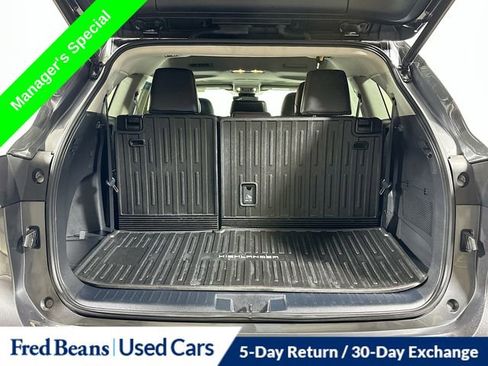 Used 2023 Toyota Highlander L image 27