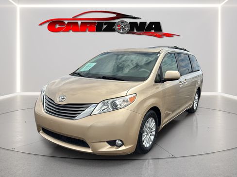 Used 2011 Toyota Sienna XLE w/ Premium Pkg FWD image 12