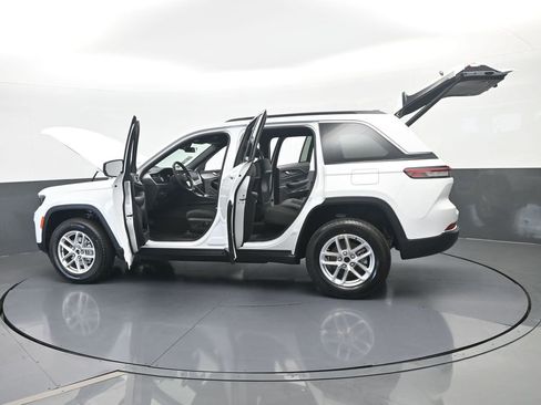 New 2026 Jeep Grand Cherokee Laredo X RWD image 73