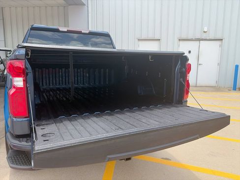 Used 2020 Chevrolet Silverado 1500 Custom w/ Custom Value Package AWD/4WD image 27
