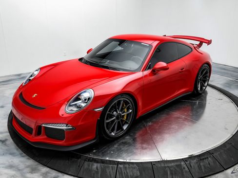 Used 2015 Porsche 911 GT3 image 3