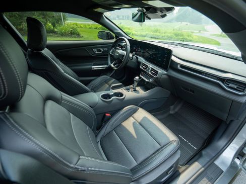 Used 2026 Ford Mustang GT Premium w/ GT Performance Package RWD image 23