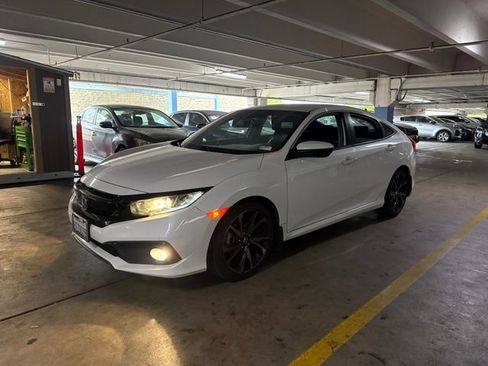 Used 2020 Honda Civic Sport image 2