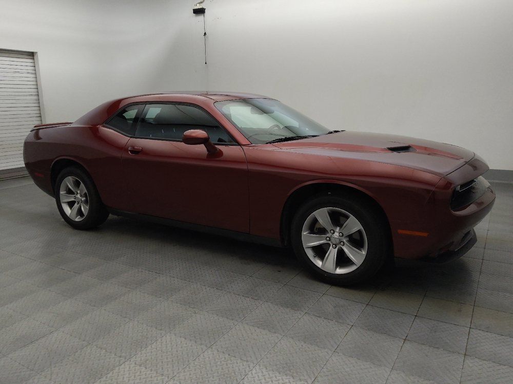 Used 2021 Dodge Challenger SXT w/ Driver Convenience Group RWD image 11