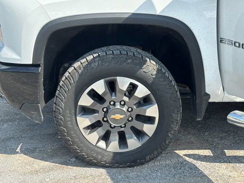 Used 2024 Chevrolet Silverado 2500 Custom w/ Custom Value Package AWD/4WD image 21