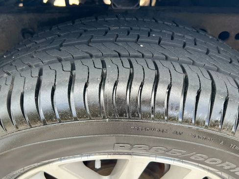 Used 2012 Nissan Frontier SL w/ Moonroof Pkg image 42