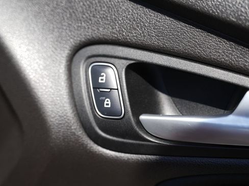 Used 2017 Ford Focus SE FWD image 33