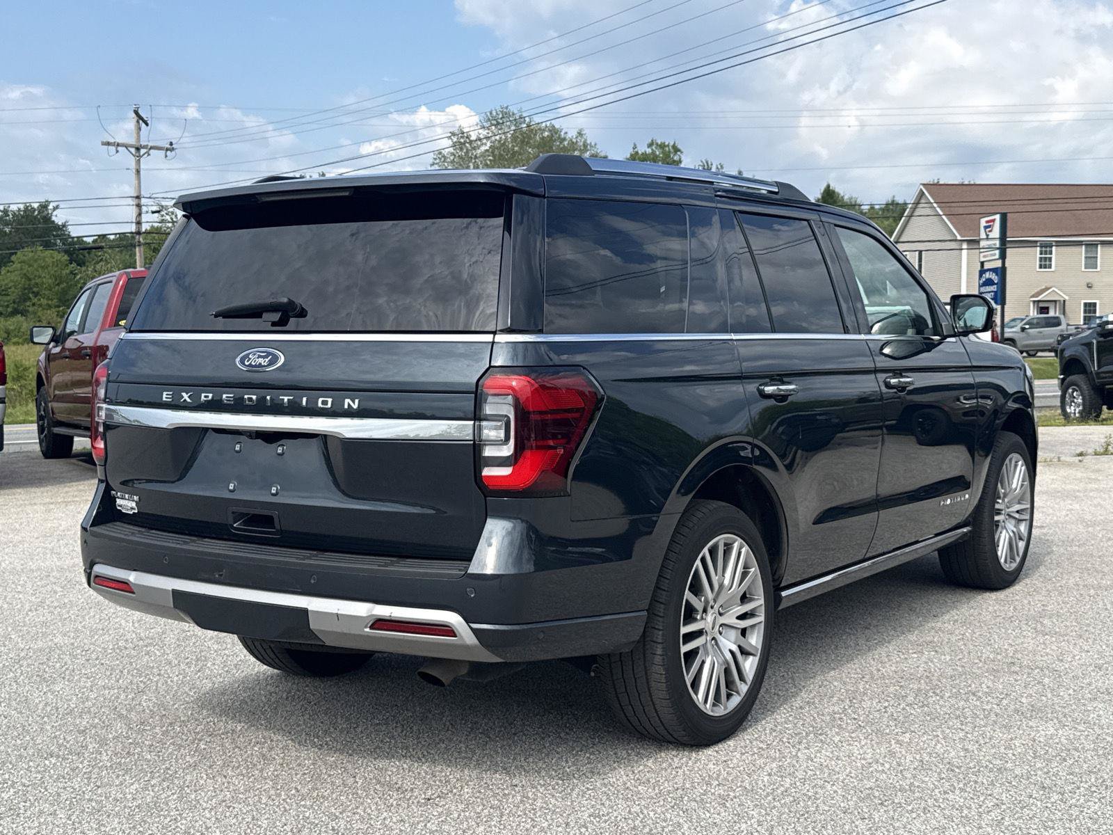 Used 2024 Ford Expedition Platinum AWD/4WD image 9