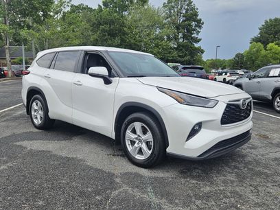 Used 2023 Toyota Highlander LE
