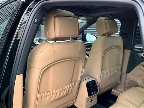 Certified 2026 Porsche Macan image 26