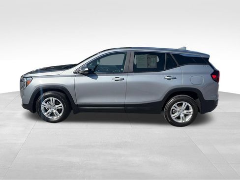 Used 2024 GMC Terrain SLE AWD/4WD image 3