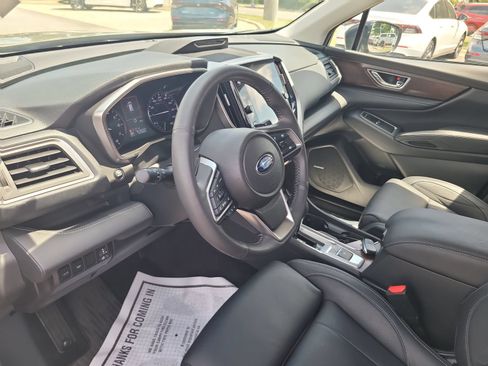 Used 2024 Subaru Ascent Touring AWD/4WD image 10