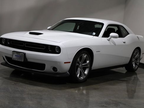Used 2020 Dodge Challenger R/T image 5