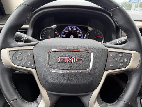 Used 2023 GMC Acadia Denali w/ Denali Technology Package AWD/4WD image 14