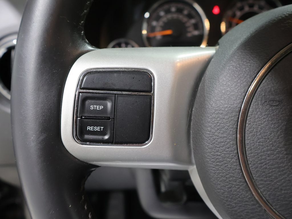 Used 2016 Jeep Compass Latitude AWD/4WD image 28