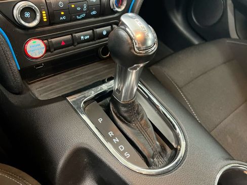 Used 2017 Ford Mustang Coupe RWD image 17