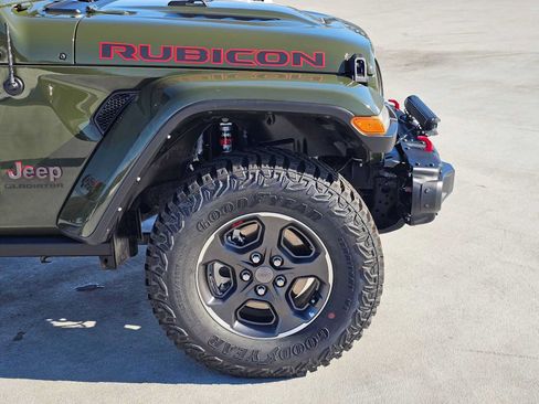 Used 2022 Jeep Gladiator Rubicon w/ LED Lighting Group AWD/4WD image 9