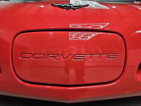 Used 1997 Chevrolet Corvette Coupe w/ Memory Pkg image 38