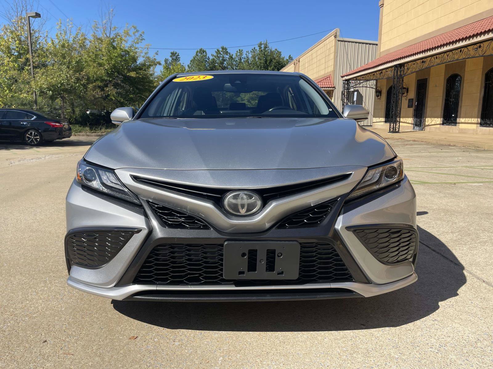 Used 2023 Toyota Camry XSE FWD image 9