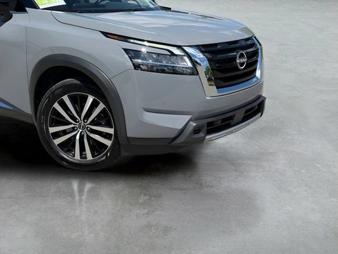 Used 2023 Nissan Pathfinder Platinum w/ Cargo Package AWD/4WD image 3