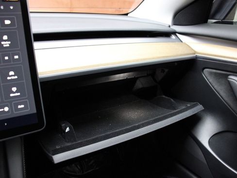 Used 2023 Tesla Model 3 Standard Range image 23