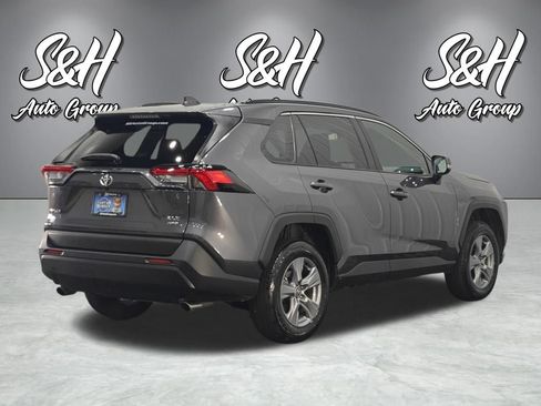 Used 2025 Toyota RAV4 XLE AWD/4WD image 17