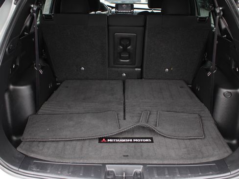 Used 2022 Mitsubishi Outlander ES image 8