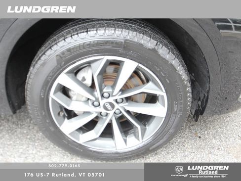 Used 2023 Audi Q5 2.0T Premium w/ Convenience Package AWD/4WD image 20