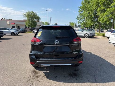Used 2018 Nissan Rogue SV w/ Premium Package AWD/4WD image 5