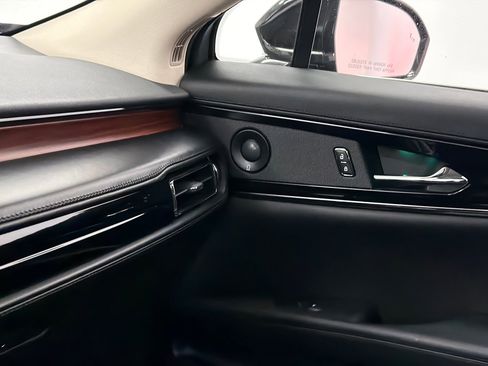 Certified 2022 Lincoln Nautilus Reserve w/ Equipment Group 201A image 33